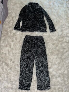 Donna Karan Black & Gray Leopard Plush Two-Piece Pajama Set
